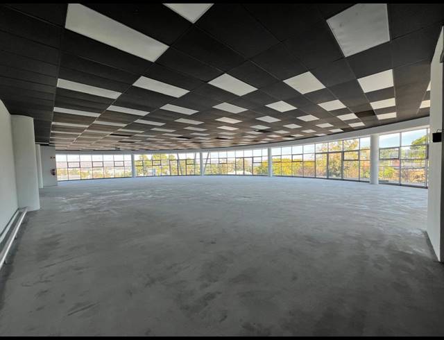 915M² WAREHOUSE TO LET IN LASER PARK